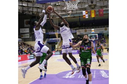 UEMC Real Valladolid Baloncesto - Cáceres. / LOSTAU