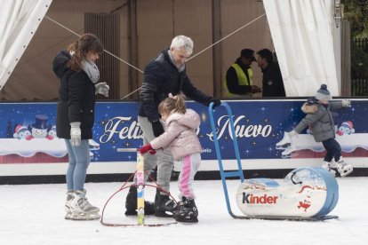 Pista de hielo en Paseo Central de Campo Grande. PHOTOGENIC