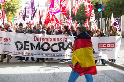 Manifestación en Burgos de CCOO y UGT en defensa de la democracia. ICAL