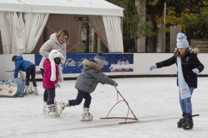 Pista de hielo en Paseo Central de Campo Grande. PHOTOGENIC