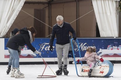 Pista de hielo en Paseo Central de Campo Grande. PHOTOGENIC