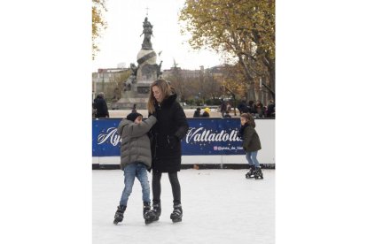 Pista de hielo en Paseo Central de Campo Grande. PHOTOGENIC