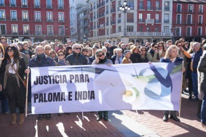 Concentración para pedir la pena de prisión permanente para el asesino de Paloma e India en la Plaza Mayor de Valladolid.- J. M. LOSTAU