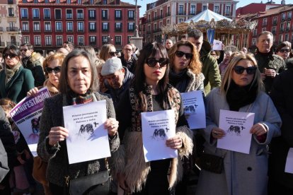 Concentración para pedir la pena de prisión permanente para el asesino de Paloma e India en la Plaza Mayor de Valladolid.- J. M. LOSTAU