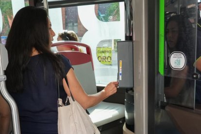 Vuelve el pago en metálico a los autobuses de Auvasa. -J.M. LOSTAU