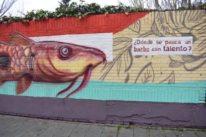 'Barbo de cuedas', mural del artista Nano Lázaro en el barrio Pajarillos. -TWITTER