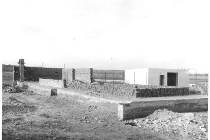 Construcción de las escuelas de La Overuela. ARCHIVO MUNICIPAL DE VALLADOLID
