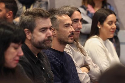 El grupo Vetusta Morla y Valeria Castro siguen la presentación de 'El Amor de Andrea' / SEMINCI