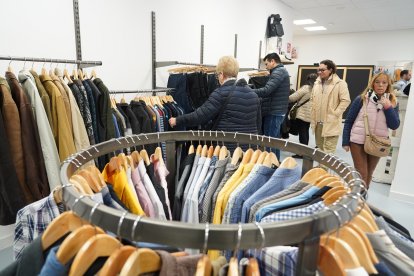 Nueva tienda de la cadena Moda re- de Caritas en Valladolid.- ICAL