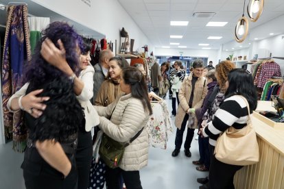 Nueva tienda de la cadena Moda re- de Caritas en Valladolid.- ICAL