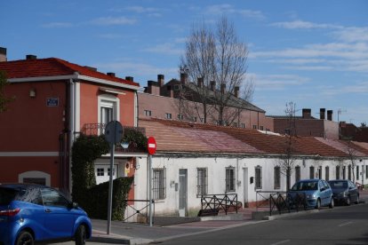 Calle Arrabal con calle San Basilio en La Overuela.- J.M. LOSTAU
