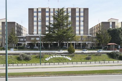Comandancia de la Guardia Civil en la avenida Soria.-J. M. LOSTAU