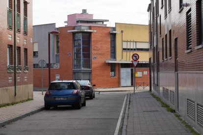 Las calles de la 41 y de las Cortes en La Overuela.- J.M. LOSTAU