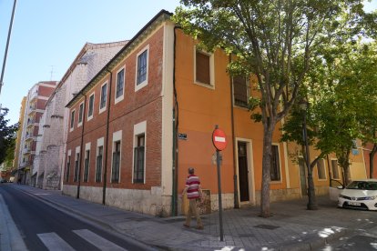 Monasterio de la Inmaculada Concepción Esquina calle Concepción y San Ignacio .-J.M. LOSTAU