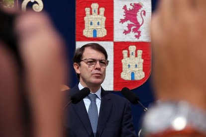 El presidente de la Junta, Alfonso Fernández Mañueco, durante la toma de posesión de los consejeros del Gobierno