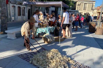Exposición de oficios antiguos en el Mercado Medieval de este año.- AYUNTAMIENTO DE CAMPASPERO
