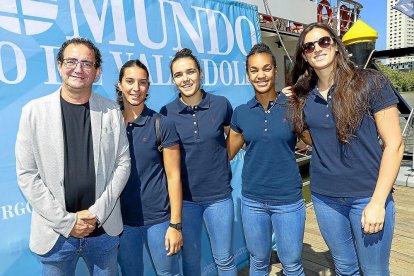Miguel Ángel Peñas, Bea Puerta, Elba Álvarez, Joana Bolling e Iara Grosso (BM Aula).