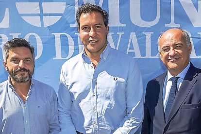 Julio del Valle, Raúl de la Hoz y Miguel Ángel García.