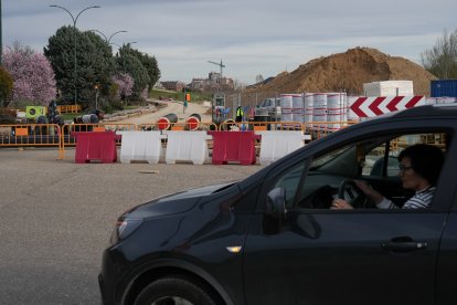 Obras en la calle padre José Acosta.- J.M. LOSTAU