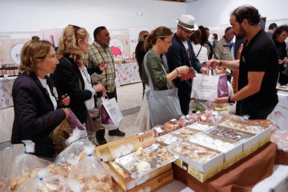 Repostería castellana en la segunda edición de la Feria de Alimentos. J.M. LOSTAU