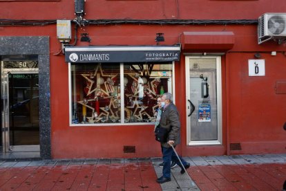 Barrio de La Rondilla, tienda de fotografía en la calle Cardenal Torquemada en la actualidad. - J.M. LOSTAU