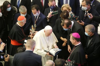 Su Santidad el Papa Francisco celebra una audiencia general en el que recibe al alcalde de Valladolid, Óscar Puente, y al arzobispo de la Diócesis vallisoletana, Ricardo Blázquez. - ICAL