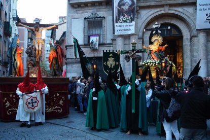 Procesión del Santísimo Rosario del Dolor en Valladolid. J.M. LOSTAU