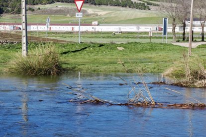 El río Esgueva se desborda en Olmos de Esgueva. PHOTOGENIC