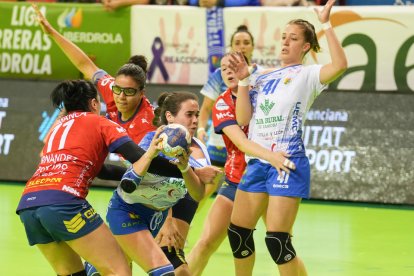 Caja Rural Aula - Balonmano Porriño. / LOSTAU