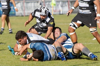 Partido entre el SilverStorm El Salvador y La Vila en Pepe Rojo. / J. M. LOSTAU