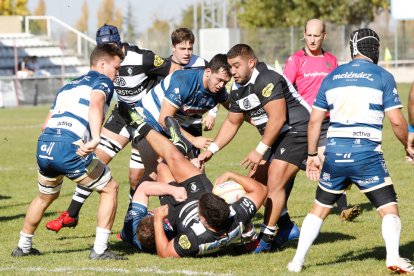 Partido entre el SilverStorm El Salvador y La Vila en Pepe Rojo. / J. M. LOSTAU