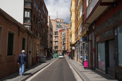 Calle García Lesmes en el barrio de San Andrés-Caño Argales.- J.M. LOSTAU.