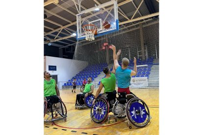 Jugadores del Fundación Aliados en pretemporada. / EL MUNDO