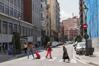 Calle Dos de Mayo en el barrio de San Andrés-Caño Argales.- J.M. LOSTAU.