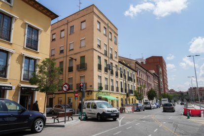 Calle de la Estación en el barrio de San Andrés-Caño Argales.- J.M. LOSTAU.