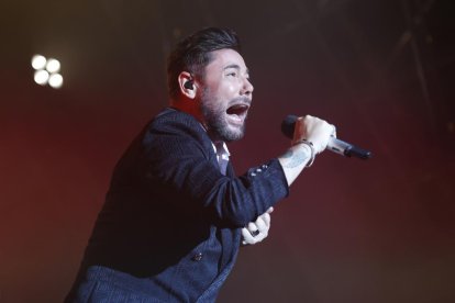 Miguel Poveda, en un momento de su actuación en la Fiestas de Valladolid 2022. PHOTOGENIC