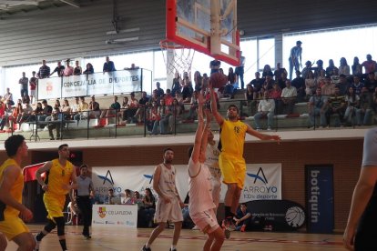 Imagen del último partido de la fase de ascenso entre la UVa y Leclerc. / M. G. EGEA