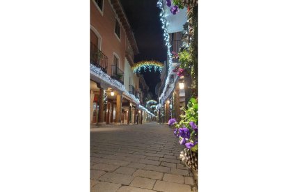 Medina de Rioseco ya está iluminada y decorada para la Navidad. -AYUNTAMIENTO DE RIOSECO