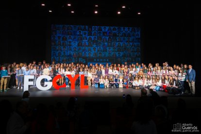 Foto de familia en la Gala de Gimnasia de Castilla y León. / EL MUNDO