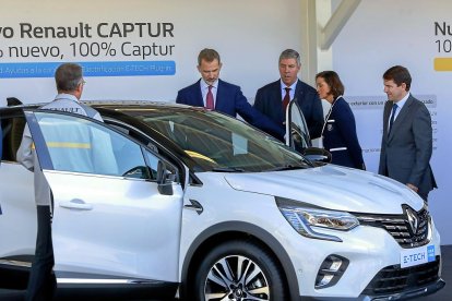 Fotos de las visitas del rey Felipe VI. -J.M. LOSTAU.