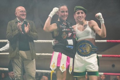 Isabel Rivero durante la defensa del cinturón de peso mínimo ante Gutiérrez. / J. M. LOSTAU