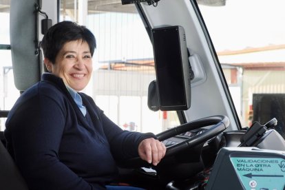 Nuria Alonso, la primera conductora de Auvasa. PHOTOGENIC