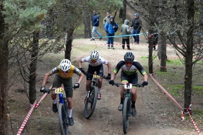 Segunda prueba de la Copa de España BTT en el Cerro de las Contiendas de Valladolid. / JM LOSTAU