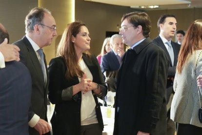 Foto del Club de Prensa El Mundo – Diario de Castilla y León ‘Conversaciones Políticas con Javier Maroto'. -J.M. LOSTAU.