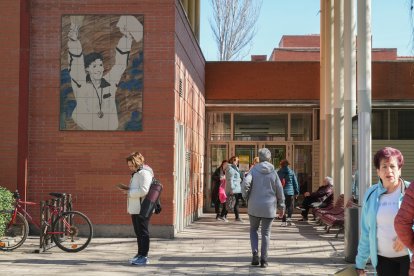 Polideportivo Míriam Blasco en la calle Covadonga de Valladolid en la actualidad. - J.M. LOSTAU