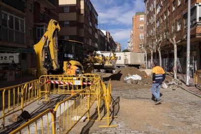 Obras en las calles Nicasio Pérez, Cerámica y Doctor Montero - PHOTOGENIC