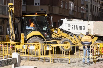 Obras en las calles Nicasio Pérez, Cerámica y Doctor Montero - PHOTOGENIC
