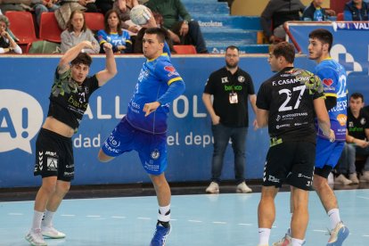 Recoletas Atlético Valladolid-Balonmano Torrelavega. / LOSTAU