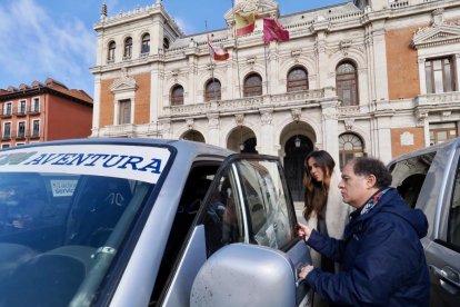 Presentación del Rally solidario Valladolid-Marruecos organizado por Roberto Carranza. -PHOTOGENIC