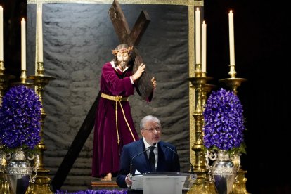 El periodista Luis Jaramillo pronuncia el pregón de la Semana Santa de Valladolid 2024.-ICAL
